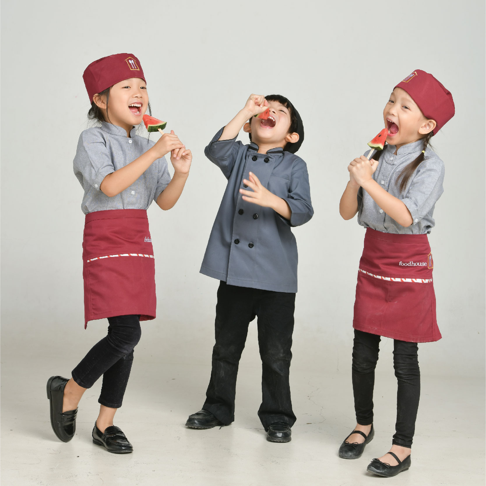 kids are eating ice lolly dressed as chef - foodhouse